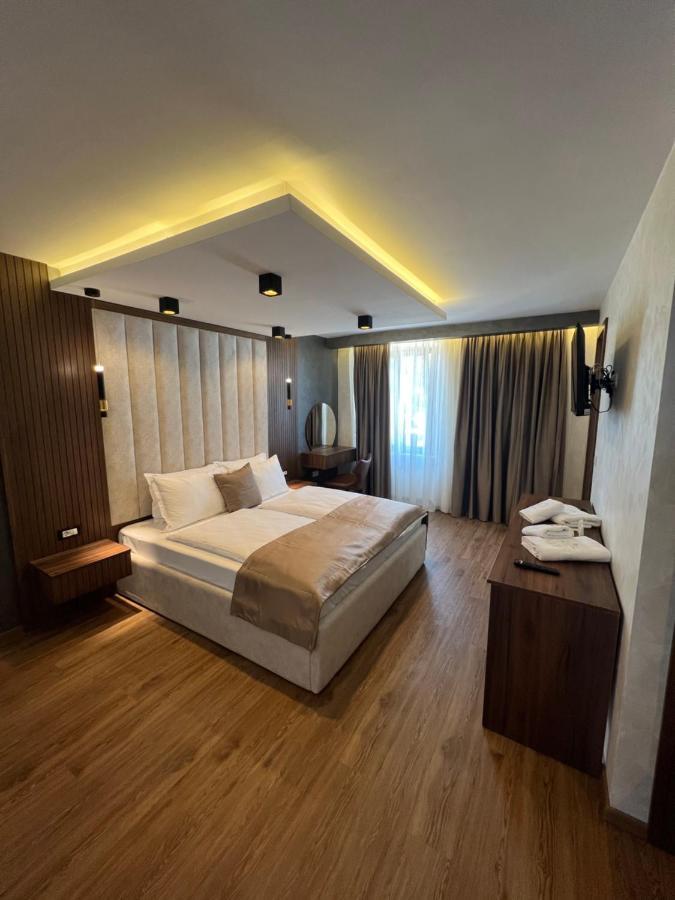 Hotel Palace San Valentino Умаг Экстерьер фото